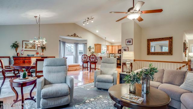 3820 Jean Cain Pl, Louisville, KY 40245