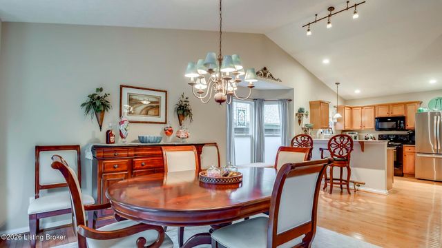 3820 Jean Cain Pl, Louisville, KY 40245