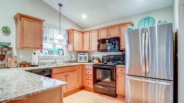 3820 Jean Cain Pl, Louisville, KY 40245