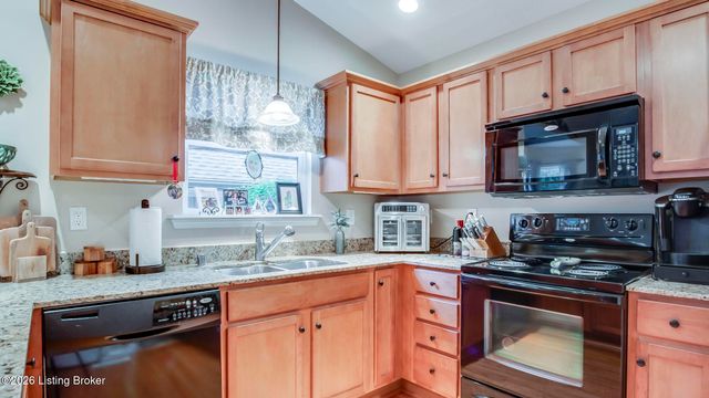 3820 Jean Cain Pl, Louisville, KY 40245