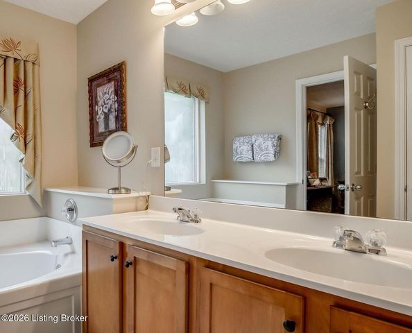 3820 Jean Cain Pl, Louisville, KY 40245