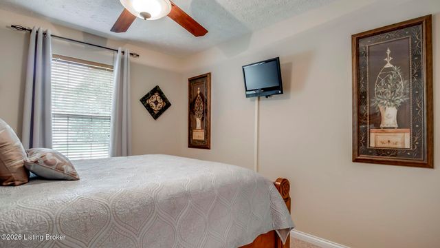 3820 Jean Cain Pl, Louisville, KY 40245