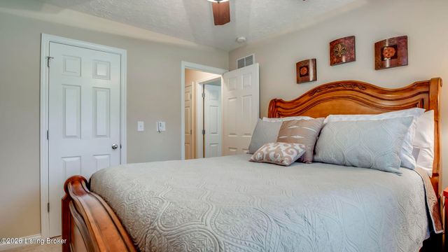 3820 Jean Cain Pl, Louisville, KY 40245