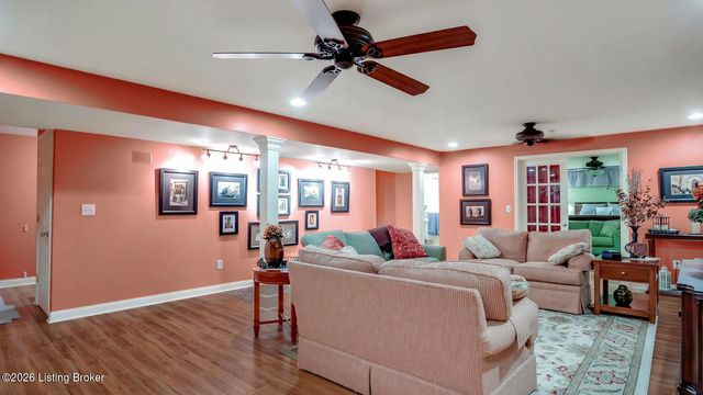 3820 Jean Cain Pl, Louisville, KY 40245