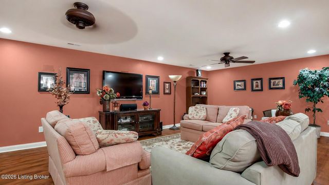 3820 Jean Cain Pl, Louisville, KY 40245