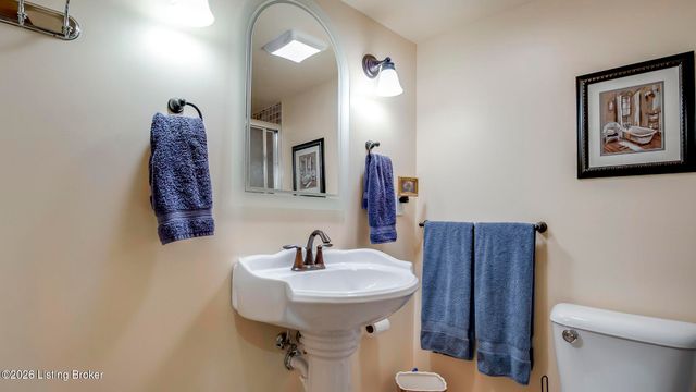 3820 Jean Cain Pl, Louisville, KY 40245