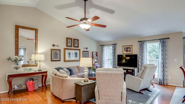 3820 Jean Cain Pl, Louisville, KY 40245