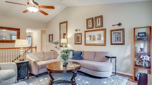 3820 Jean Cain Pl, Louisville, KY 40245