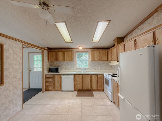 5010 Offut Lake Road SE, Tenino, WA 98589