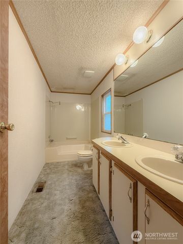 5010 Offut Lake Road SE, Tenino, WA 98589