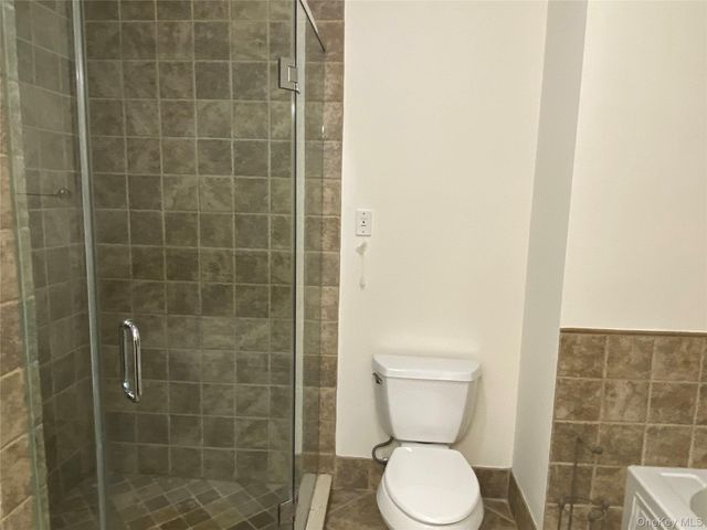 16 Nicole Court, Copiague, NY 11726