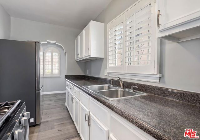 1110 W 80th Street, Los Angeles, CA 90044