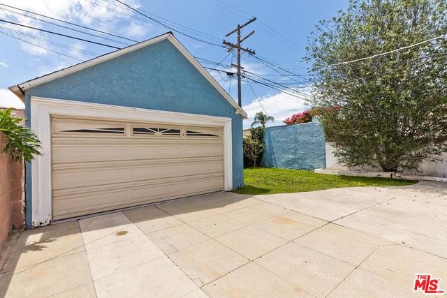 1110 W 80th Street, Los Angeles, CA 90044