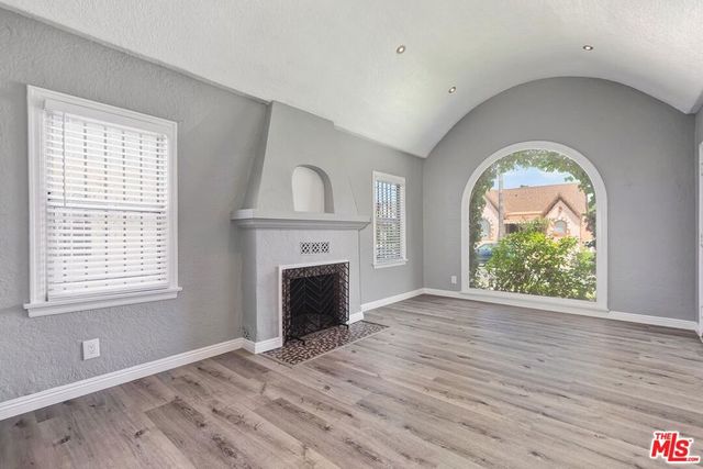 1110 W 80th Street, Los Angeles, CA 90044