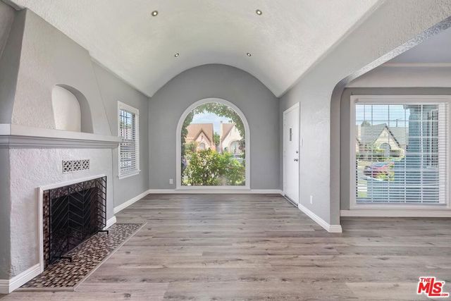 1110 W 80th Street, Los Angeles, CA 90044
