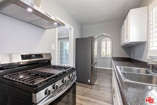 1110 W 80th Street, Los Angeles, CA 90044