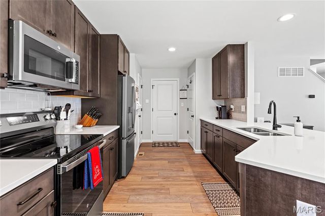 60 Richmond Center Court, St Peters, MO 63376