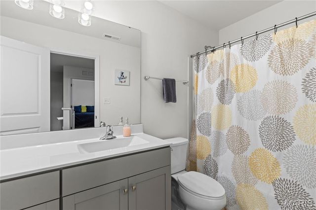 60 Richmond Center Court, St Peters, MO 63376