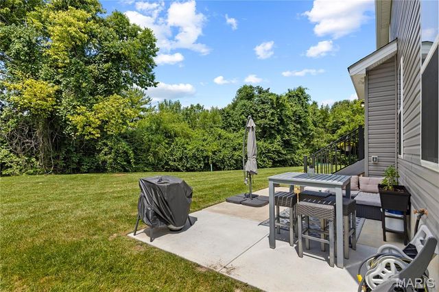 60 Richmond Center Court, St Peters, MO 63376