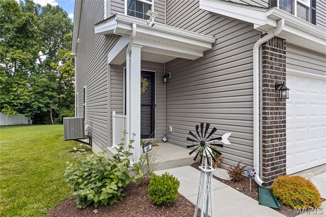 60 Richmond Center Court, St Peters, MO 63376
