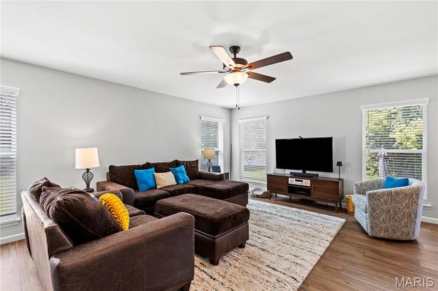 60 Richmond Center Court, St Peters, MO 63376