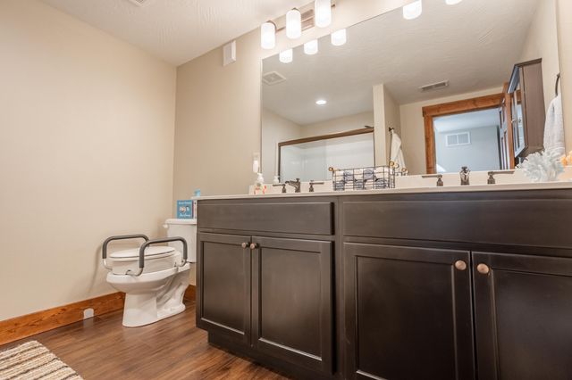 134 Little Creek Lane, Kimberling City, MO 65686