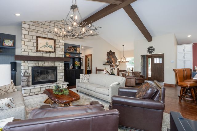 134 Little Creek Lane, Kimberling City, MO 65686