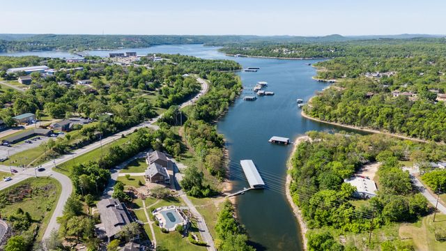 134 Little Creek Lane, Kimberling City, MO 65686