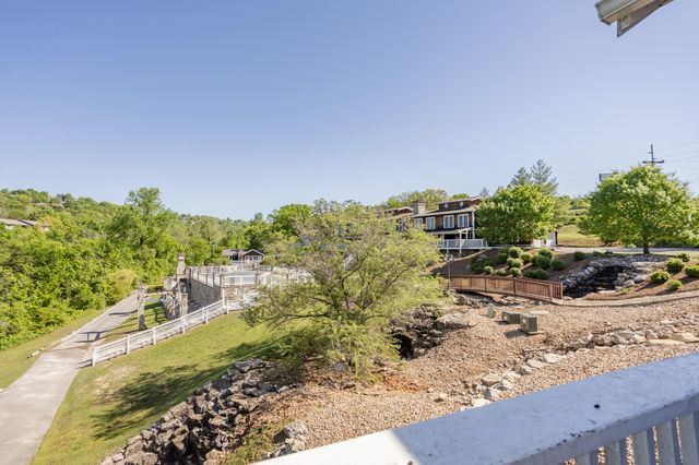 134 Little Creek Lane, Kimberling City, MO 65686