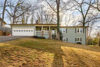 1443 Lakeshore Circle, Gainesville, GA 30501