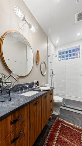 820 W Buckingham Place 1, Chicago, IL 60657