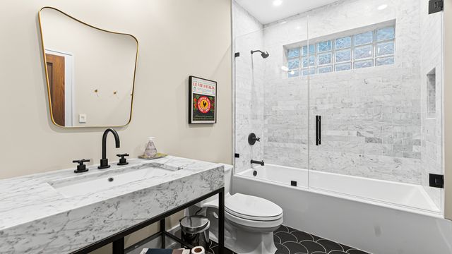 820 W Buckingham Place 1, Chicago, IL 60657