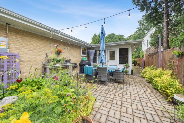 1005 S Brainard Avenue, La Grange, IL 60525