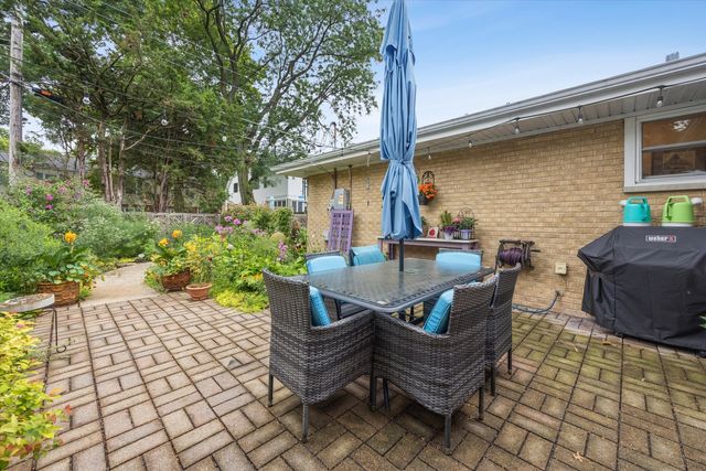 1005 S Brainard Avenue, La Grange, IL 60525