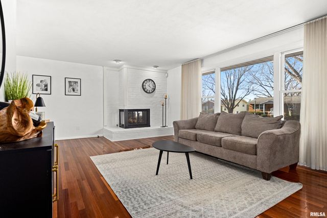 6812 N KIMBERLY Drive, Peoria, IL 61614