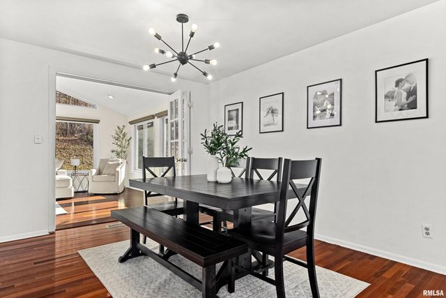 6812 N KIMBERLY Drive, Peoria, IL 61614