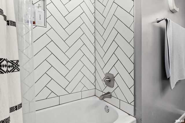 6812 N KIMBERLY Drive, Peoria, IL 61614