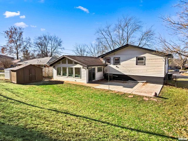 6812 N KIMBERLY Drive, Peoria, IL 61614