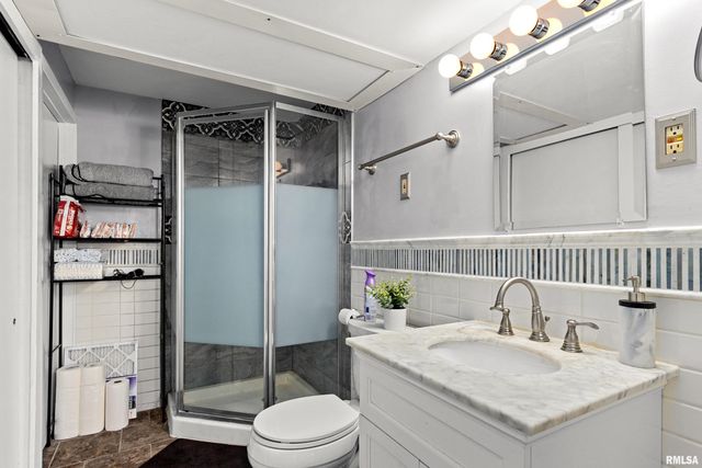 6812 N KIMBERLY Drive, Peoria, IL 61614