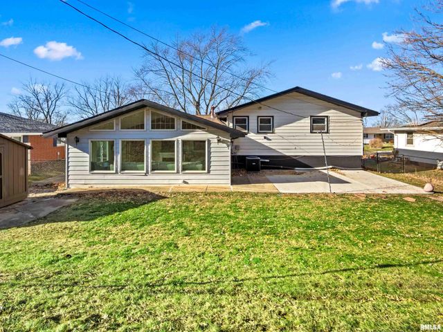 6812 N KIMBERLY Drive, Peoria, IL 61614