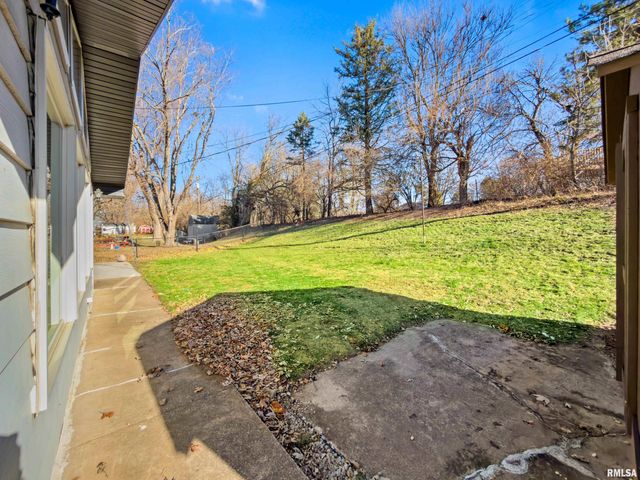 6812 N KIMBERLY Drive, Peoria, IL 61614