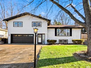 6812 N KIMBERLY Drive, Peoria, IL 61614