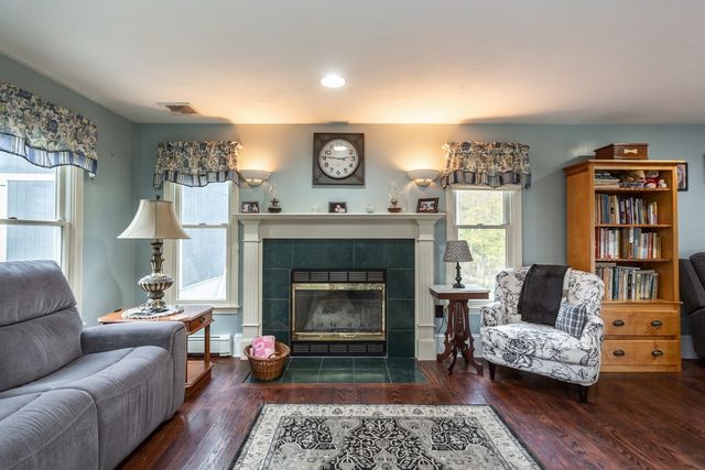 108 Spruce St, Middleboro, MA 02346