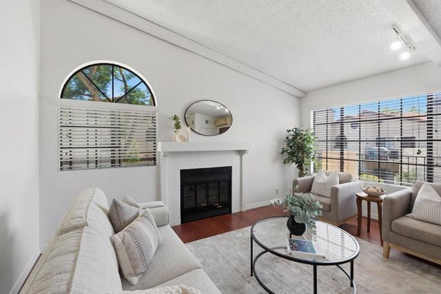 4170 Porte De Palmas 20, San Diego, CA 92122