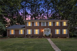2949 Prince Of Wales DR, Chesapeake, VA 23321