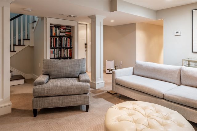115 Oakley Rd. 115, Belmont, MA 02478