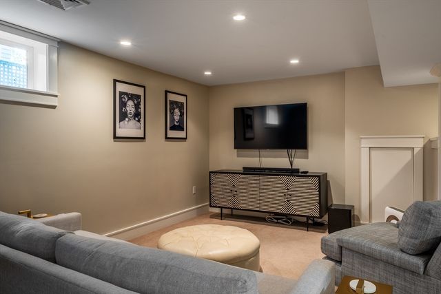 115 Oakley Rd. 115, Belmont, MA 02478