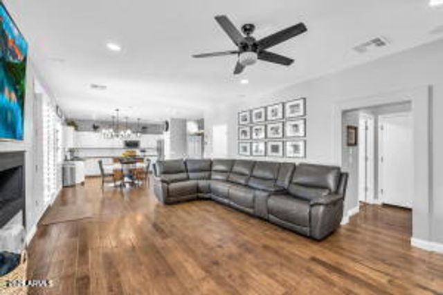 11225 E Sylvan Avenue, Mesa, AZ 85212