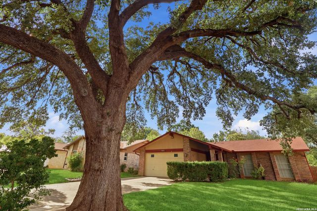 8838 Thatch Dr, San Antonio, TX 78240