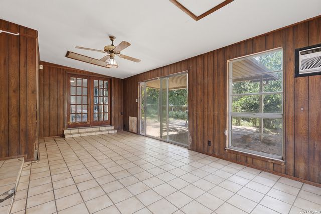 8838 Thatch Dr, San Antonio, TX 78240